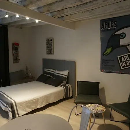 Apartment Typique Et Cosy Climatise. Arles