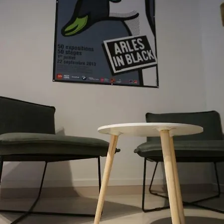 Apartment Typique Et Cosy Climatise. Arles