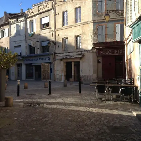 Typique Et Cosy Climatise. * Arles